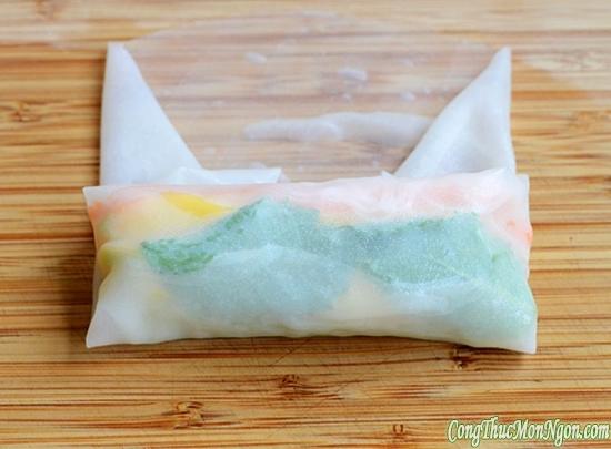 Món ngon mùa hè : Phở cuốn xoài mát thanh lạ miệng