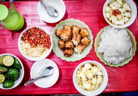 mon ngon quan via he ha noi tren bao my Món ngon quán vỉa hè Hà Nội trên báo Mỹ