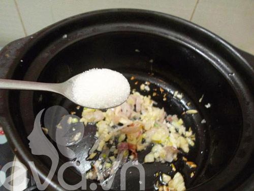 Món sườn kho trứng cút
