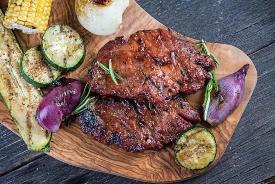 Mưa bão, lên mâm thịt nướng BBQ ngay với các món ăn độc đáo này