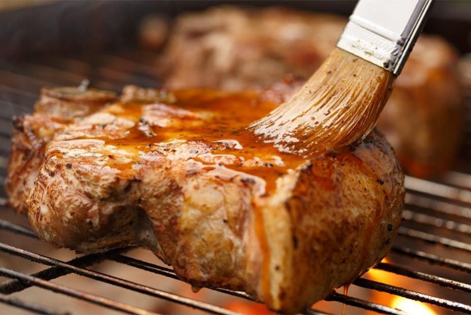 Mưa bão, lên mâm thịt nướng BBQ ngay với các món ăn độc đáo này