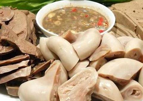 mua nang nong luoc long heo the nao cho vua trang vua gion lai thom ngon Mùa nắng nóng, luộc lòng heo thế nào cho vừa trắng vừa giòn lại thơm ngon?