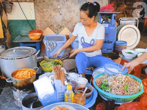 muon an bun rieu ngon chuan vi tai ha noi nhat dinh khong duoc bo qua 5 quan n Muốn ăn bún riêu ngon, chuẩn vị tại Hà Nội nhất định không được bỏ qua 5 quán này