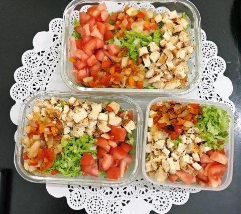 Muốn eo thon, dáng đẹp, tham khảo ngay 7 món salad tuyệt ngon này nhé!...