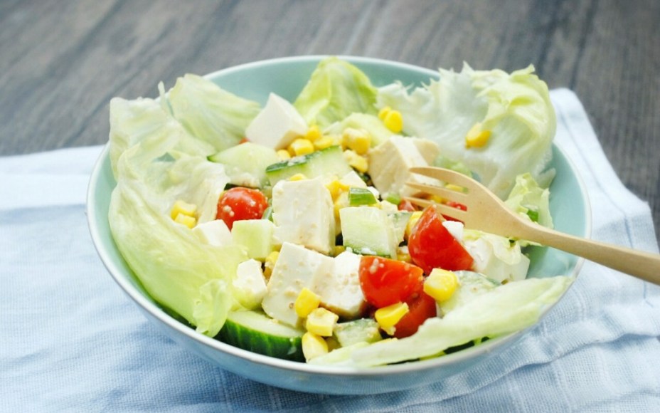 Muốn giảm cân mà vẫn đủ chất thì không thể bỏ qua món salad đậu hũ tuyệt hảo này