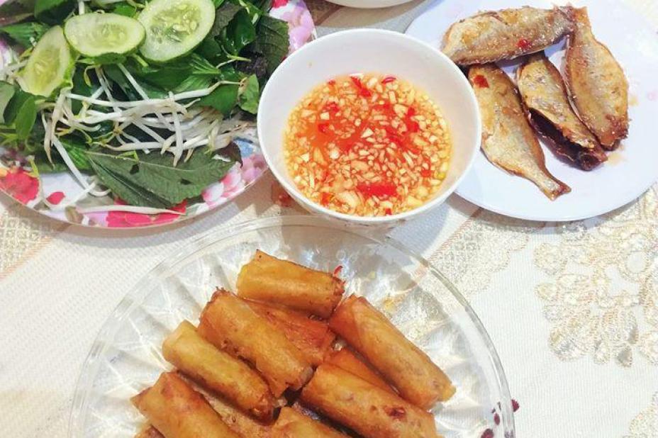 Muốn "giữ lửa" hạnh phúc gia đình, cô vợ trẻ 9X ngày nào cũng cất công vào bếp nấu toàn món ngon-bổ-rẻ cho chồng