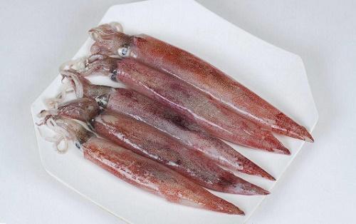 Mướp xào mực lạ mà ngon cho bữa trưa