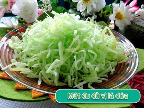 mut du du vi la dua khong can nuoc voi trong van tuyet ngon ngay tet Mứt đu đủ vị lá dứa không cần nước vôi trong vẫn tuyệt ngon ngày Tết