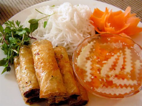 nem ran mon an khong cau ky nhung de an ngon mieng Nem rán, món ăn không cầu kỳ nhưng dễ ăn, ngon miệng