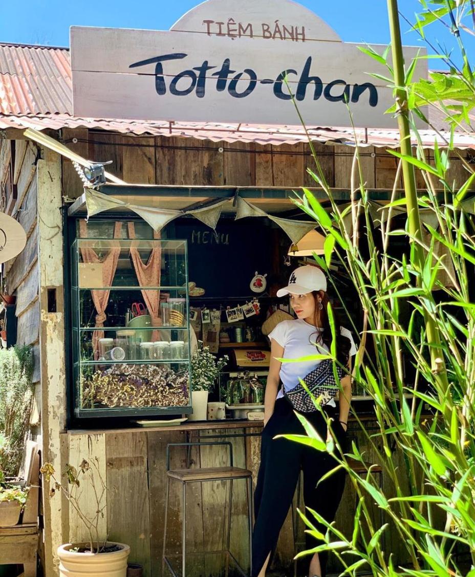 Ngắm lại hình check-in như phim tại tiệm bánh Totto-chan