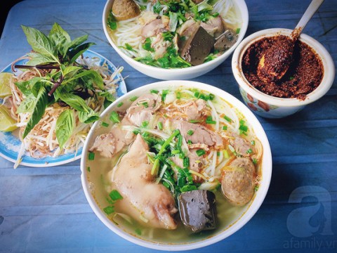 ngay giao mua ru nhau di an 8 quan bun bo hue ngon nhat ha noi 4 Ngày giao mùa, rủ nhau đi ăn 8 quán bún bò Huế ngon nhất Hà Nội