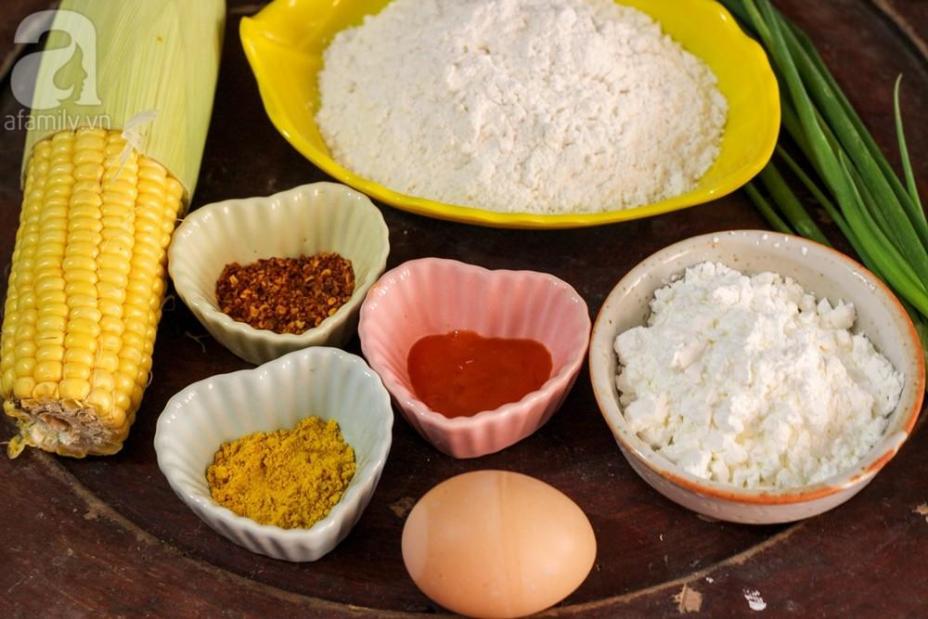 Ngày lạnh làm bánh ngô chiên cay ăn “cực đã”