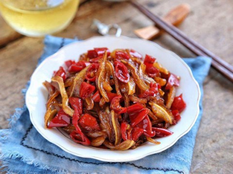 ngay lanh lam ngay mon tai heo chien cay ngon am bung Ngày lạnh làm ngay món tai heo chiên cay ngon ấm bụng