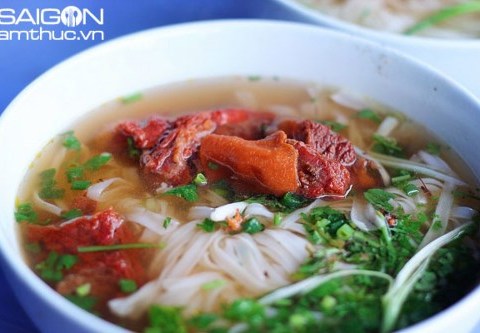 ngay lanh tim an pho bo sot vang ha noi Ngày lạnh, tìm ăn phở bò sốt vang Hà Nội