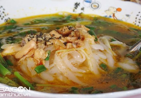 ngay mua tim an banh canh ca ro hue Ngày mưa, tìm ăn bánh canh cá rô Huế