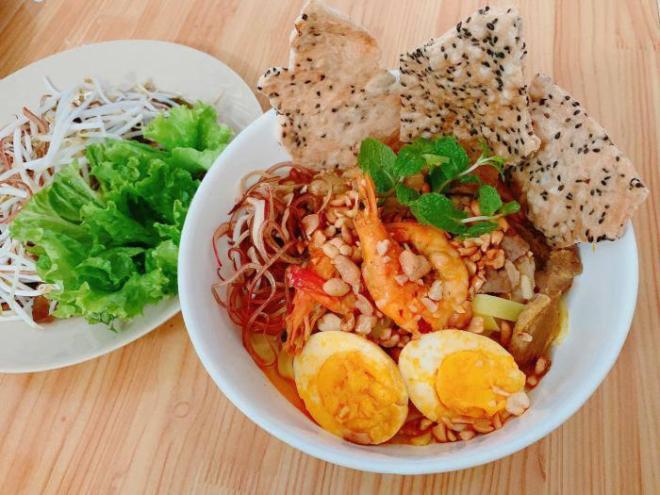 Ngày nào cũng nấu cơm, phở xen kẽ, 8X được chồng khen nức nở