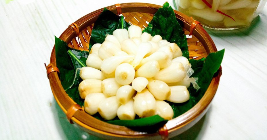 Ngày Tết đến không thể bỏ qua cách muối củ kiệu chua ngọt, giòn ngon như thế này