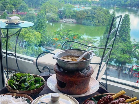 nghi le o ha noi ghe 4 nha hang sang chanh quanh pho di bo ho guom Nghỉ lễ ở Hà Nội, ghé 4 nhà hàng sang chảnh quanh phố đi bộ Hồ Gươm