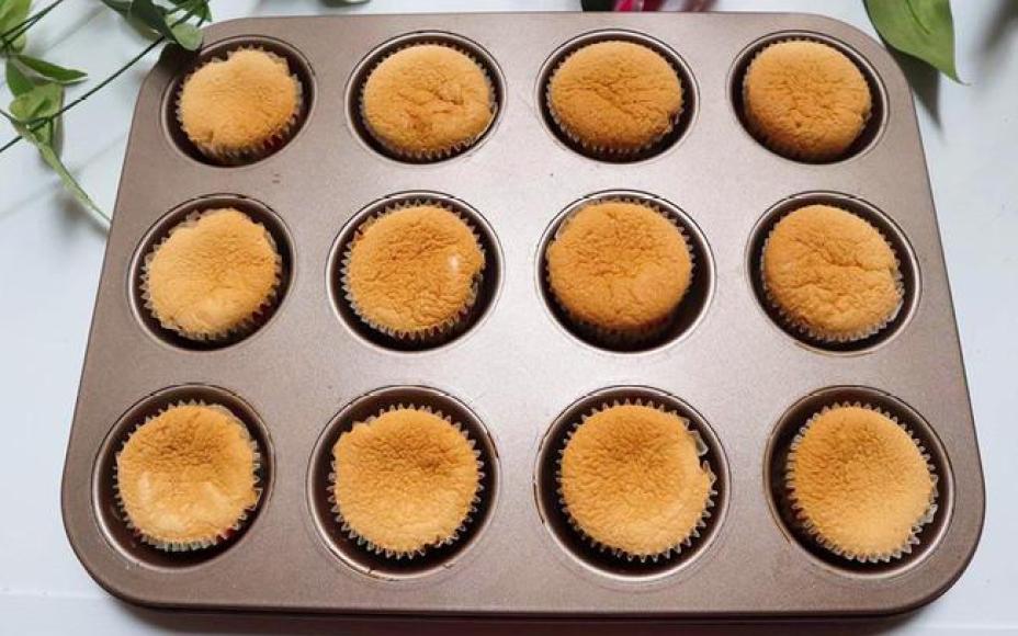 Nghỉ lễ trổ tài làm bánh cupcake đẹp lộng lẫy mà không khó chút nào!