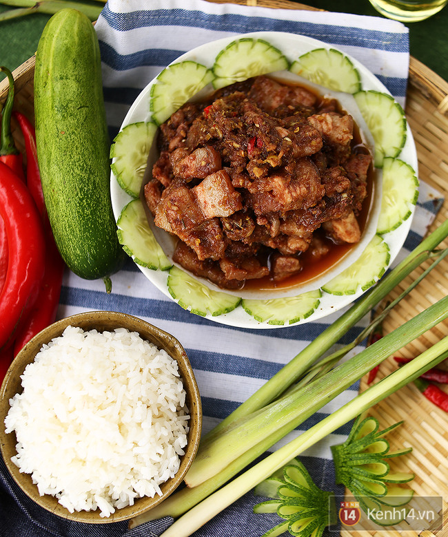 Ngon cơm với thịt kho mắm ruốc