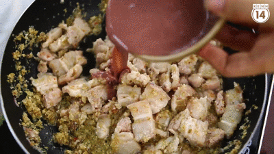 Ngon cơm với thịt kho mắm ruốc
