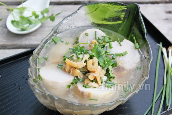 Ngọt thơm món canh khoai sọ nấu tôm khô