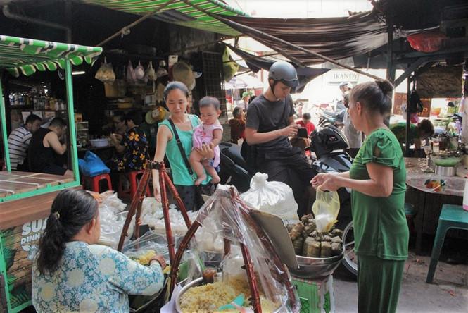 Người Sài Gòn ở gánh xôi đẹp nhất hơn 30 năm góc chợ Cũ