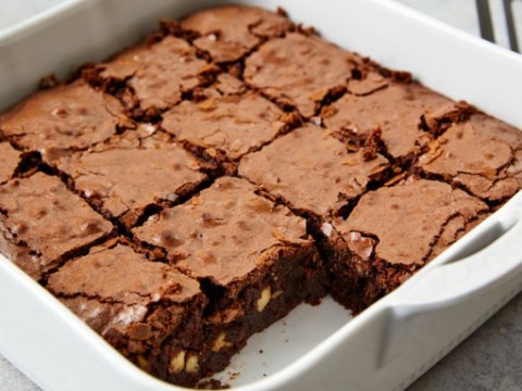 nguyen lieu giup mon banh brownie khong bi dinh rang Nguyên liệu giúp món bánh brownie không bị dính răng