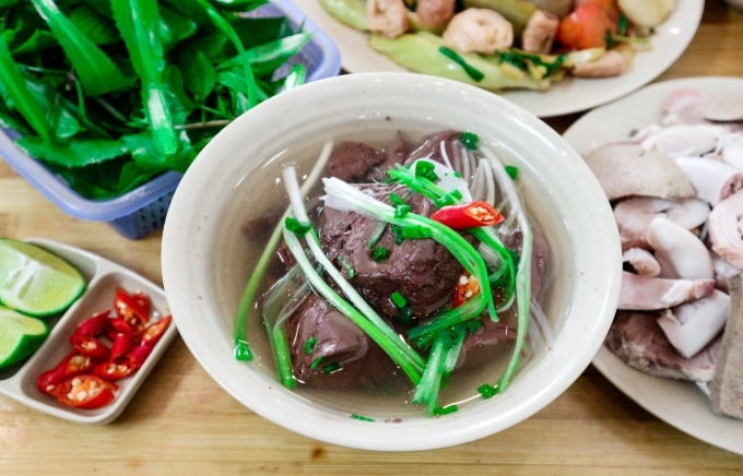 Nhiều món ngon chế biến từ lòng ở Hà Nội