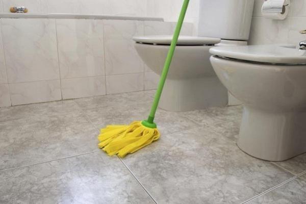 Nhiều người bỏ qua 3 thứ này khi vệ sinh toilet, thực tế đây là vị trí chứa nhiều vi khuẩn gấp 3 lần bồn cầu