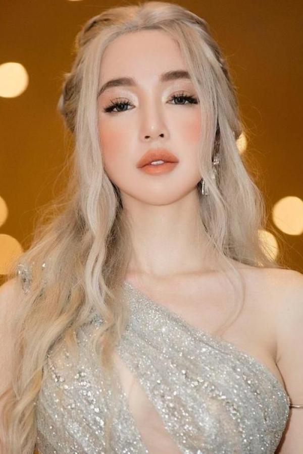 Những 'cao thủ' đầu bếp của showbiz Việt: Bích Phương trung thành với món thuần Việt, Hà Tăng không ngại trổ tài hết món Á đến đồ Âu