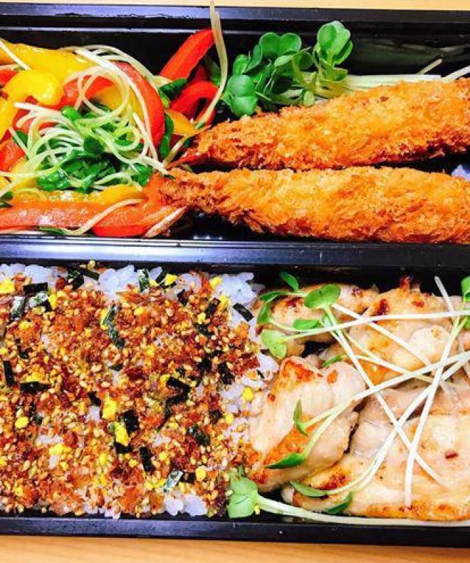 Những hộp cơm bento thịnh soạn của cô nàng “khéo hết phần người ta” chuẩn bị cho chồng