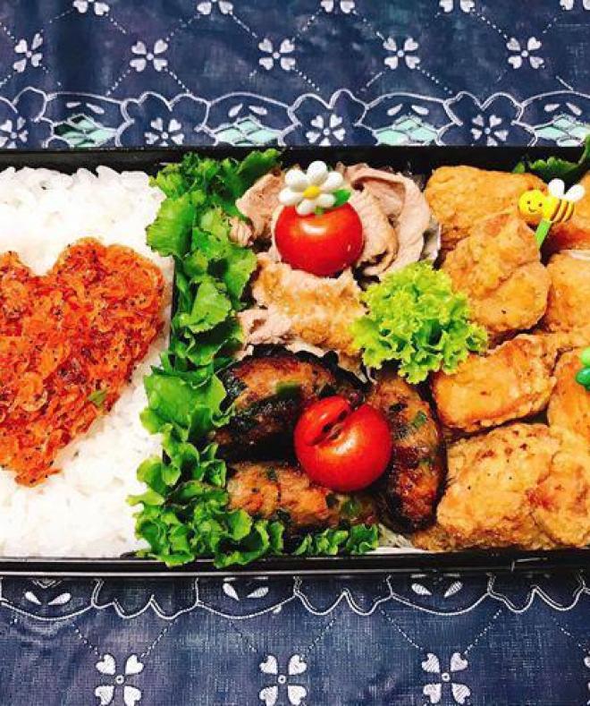 Những hộp cơm bento thịnh soạn của cô nàng “khéo hết phần người ta” chuẩn bị cho chồng