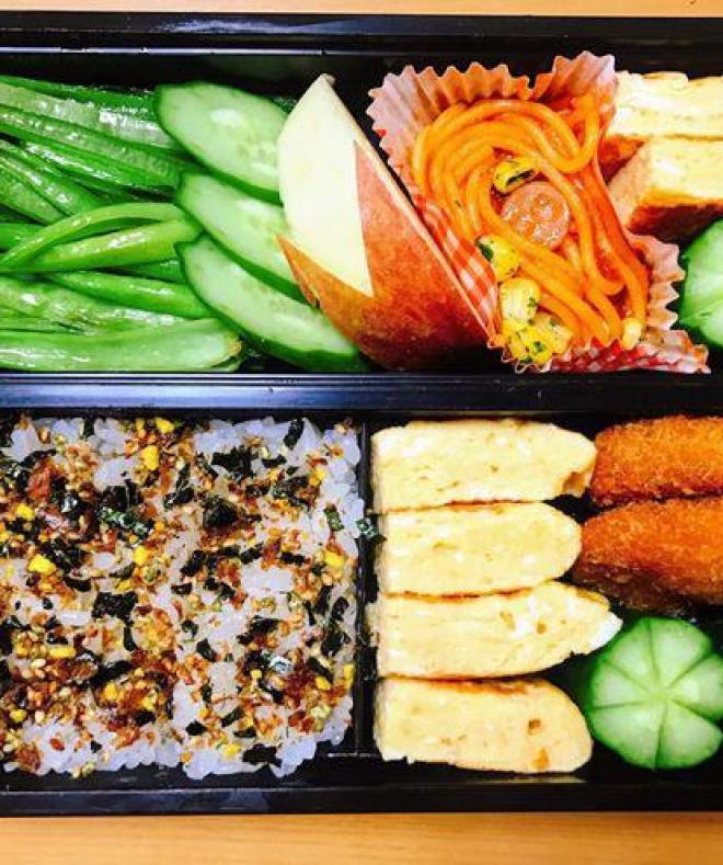 Những hộp cơm bento thịnh soạn của cô nàng “khéo hết phần người ta” chuẩn bị cho chồng