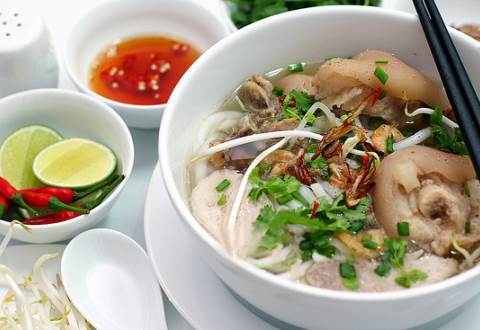 nhung quan banh canh gio heo ngon bac nhat sai gon Những quán bánh canh giò heo ngon bậc nhất Sài Gòn