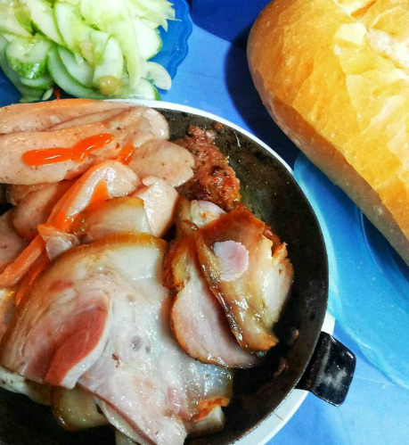 Những quán bánh mì chảo ngon, rẻ hút khách ở Hà Nội