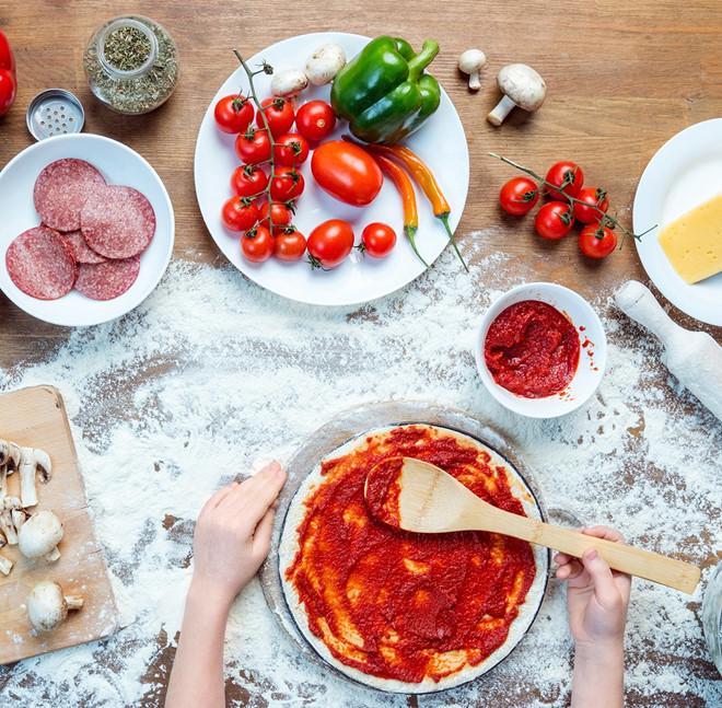 Nơi nào ở Italy là quê hương của món pizza hiện đại?