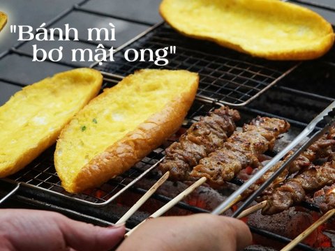 noi nghe me chong con dau u70 lam banh mi bo mat ong nuong moi la khach den nu Nối nghề mẹ chồng, con dâu U70 làm bánh mì bơ mật ong nướng mới lạ, khách đến nườm nượp