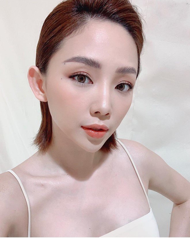 Nổi tiếng khéo nấu ăn, Tóc Tiên hì hục cả tiếng chuẩn bị nguyên liệu để làm món 