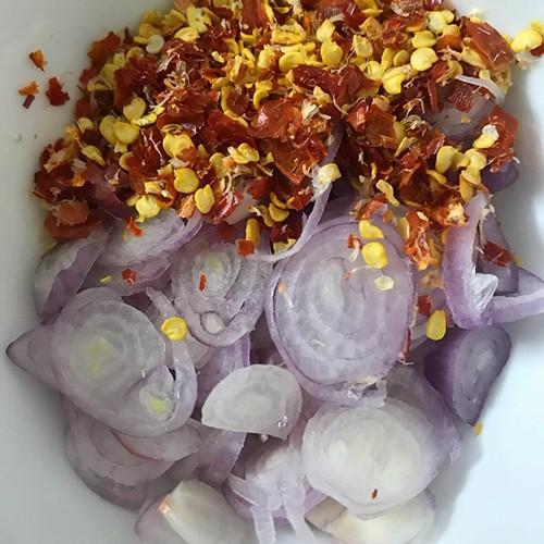 Nước sốt 'thần thánh' chấm xoài và cóc xanh