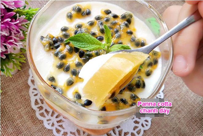 Panna cotta chanh dây chuẩn vị, ăn đã miệng mùa hè