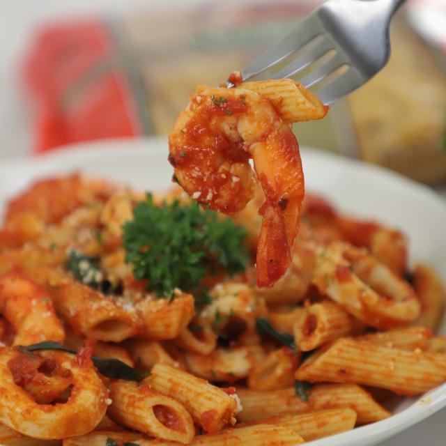 Penne xốt cà chua tôm mực