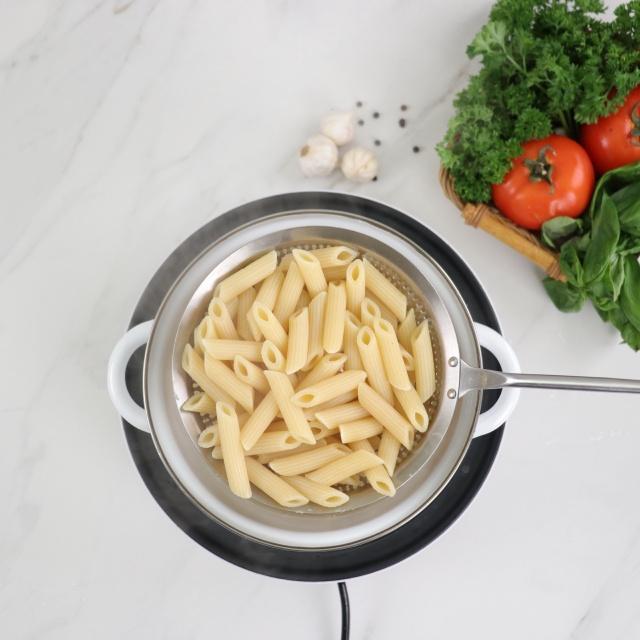 Penne xốt cà chua tôm mực