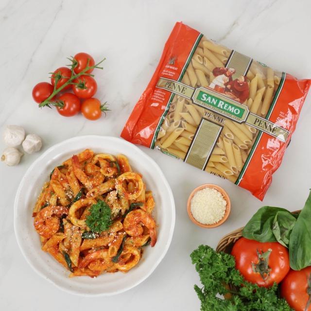 Penne xốt cà chua tôm mực