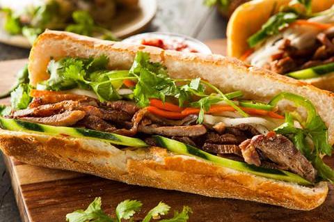 Phở, bánh mì và những món ăn Việt được truyền thông quốc tế ca ngợi