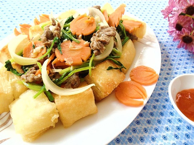 Phở chiên phồng ngon ơi là ngon