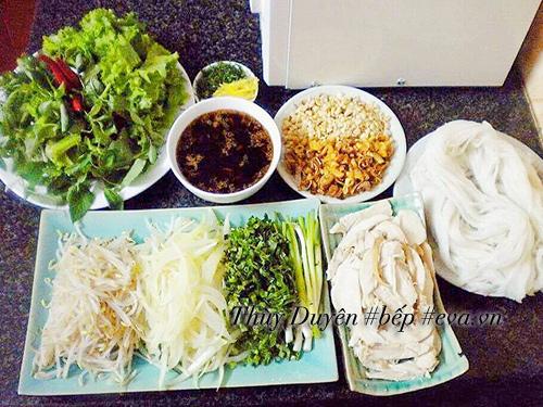 Phở gà trộn sốt me dễ làm cho bữa sáng