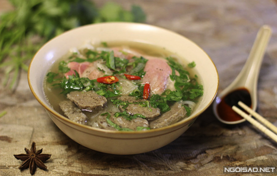 Phở tái bò viên khi trời se lạnh