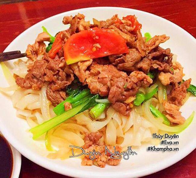 Phở xào thịt bò làm nhanh mà rất ngon và hấp dẫn