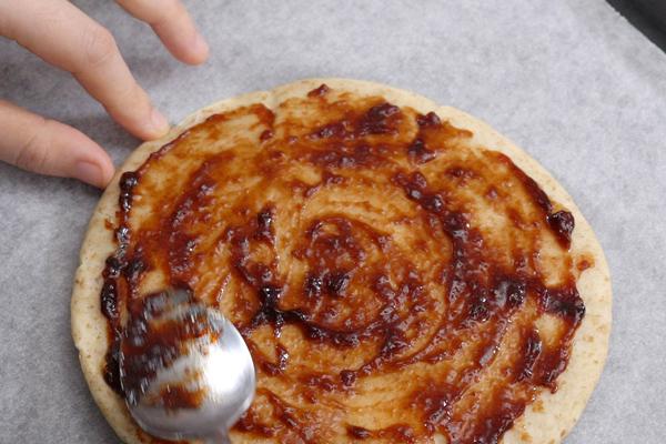 Pizza gà và dâu tây lạ vị